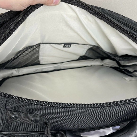 OGIO Briefcase Shoulder Messenger Laptop Computer Black Travel Bag - Picture 8 of 12